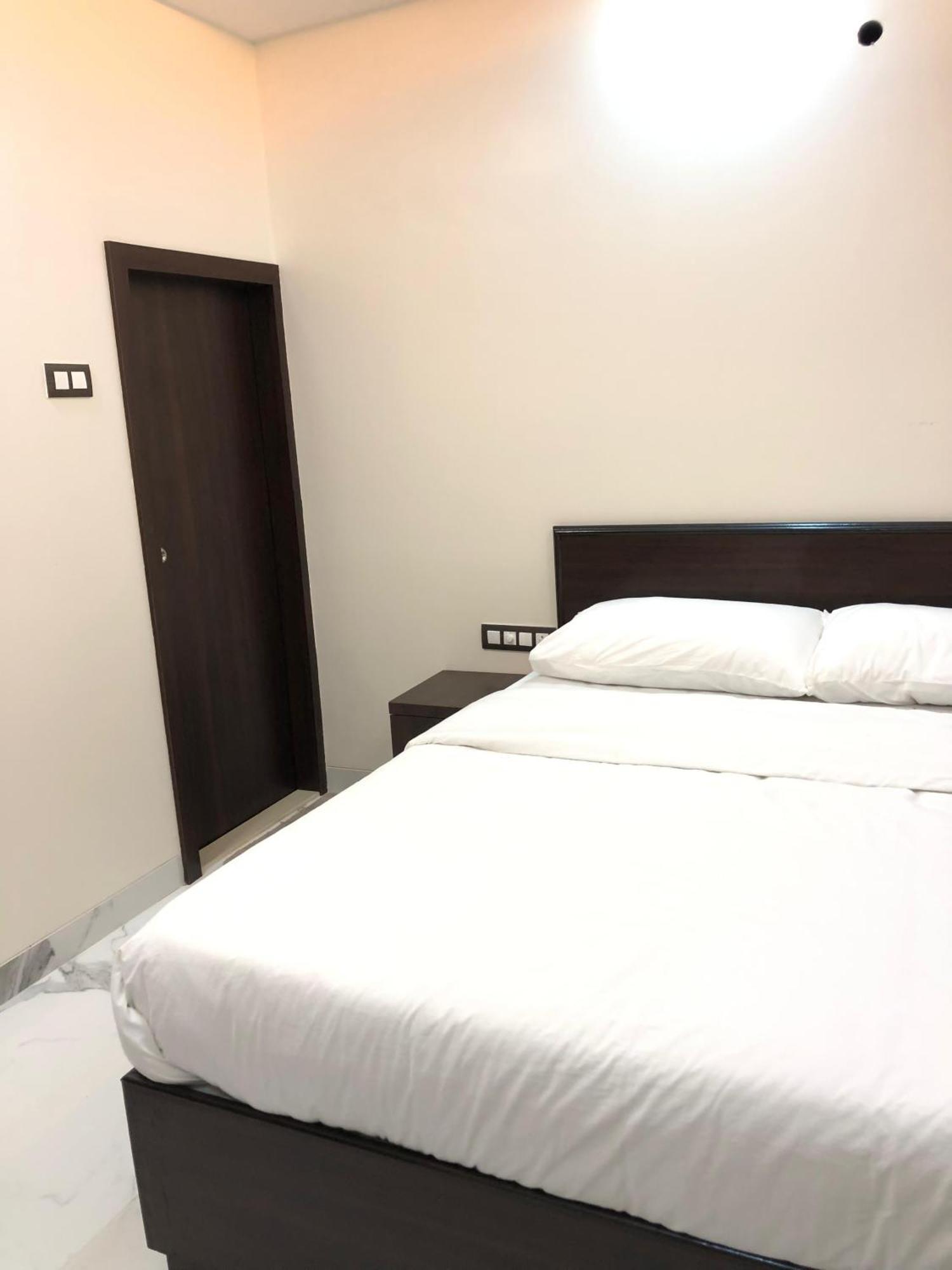Sameena Guest House Panchgani Bagian luar foto