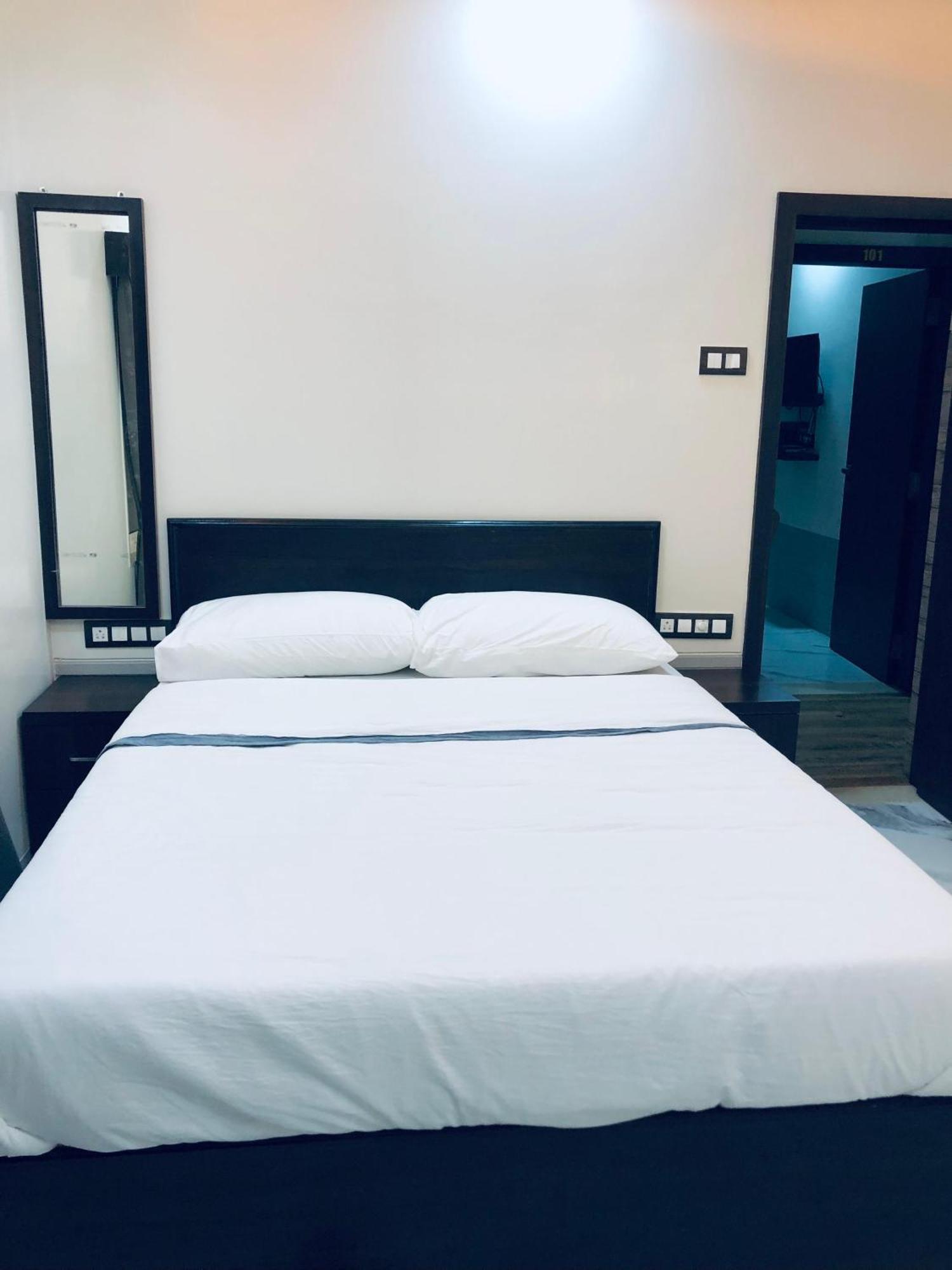 Sameena Guest House Panchgani Bagian luar foto