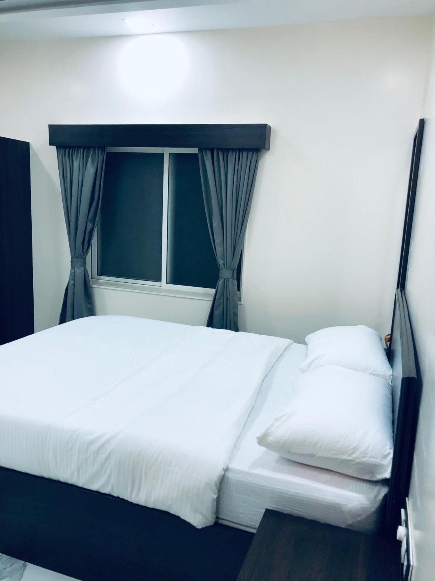 Sameena Guest House Panchgani Bagian luar foto